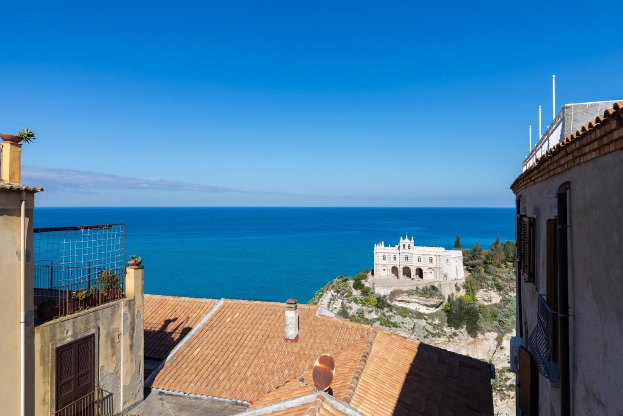 All'Angolo Della Torre Tropea Bagian luar foto