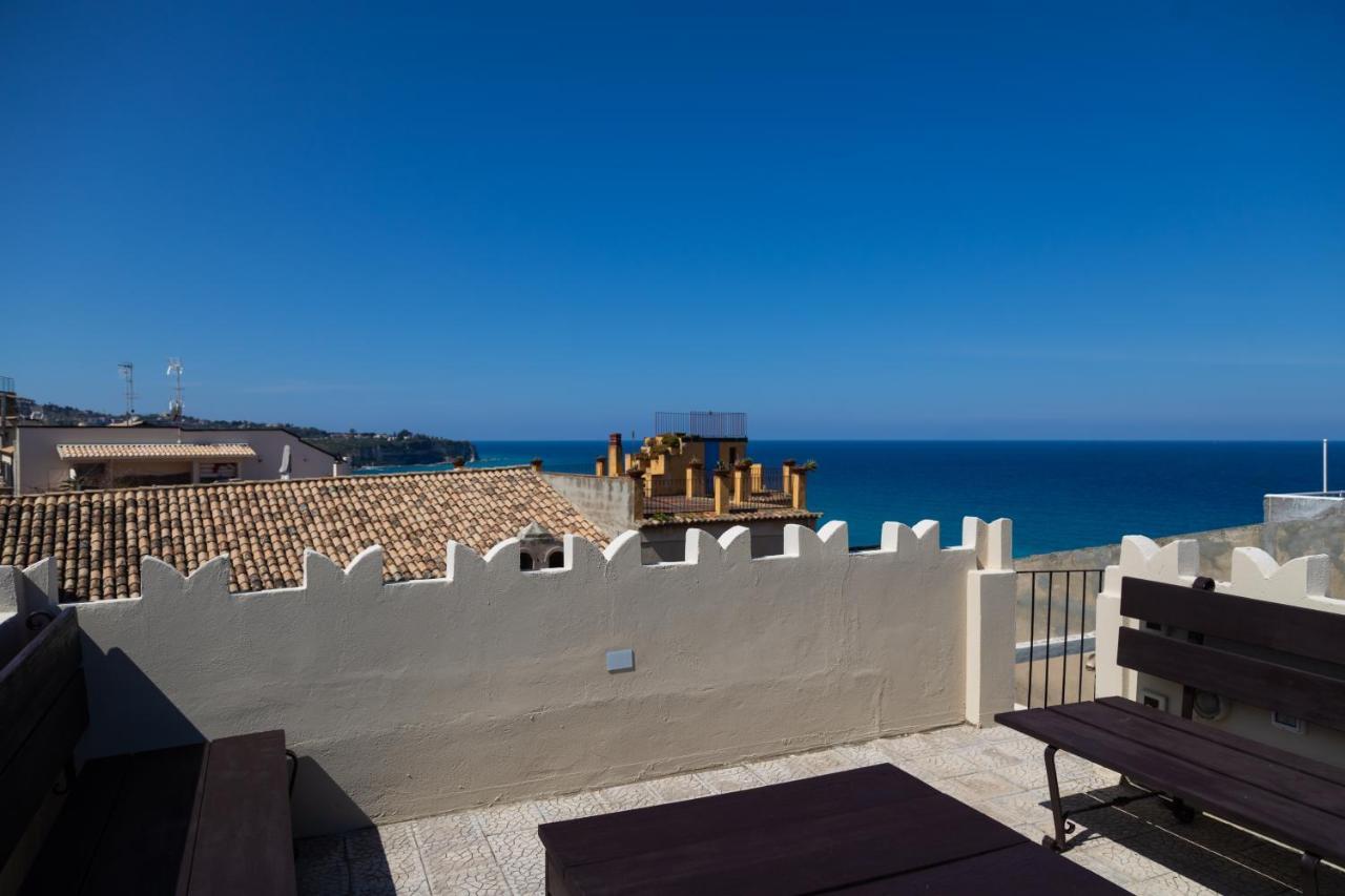 All'Angolo Della Torre Tropea Bagian luar foto