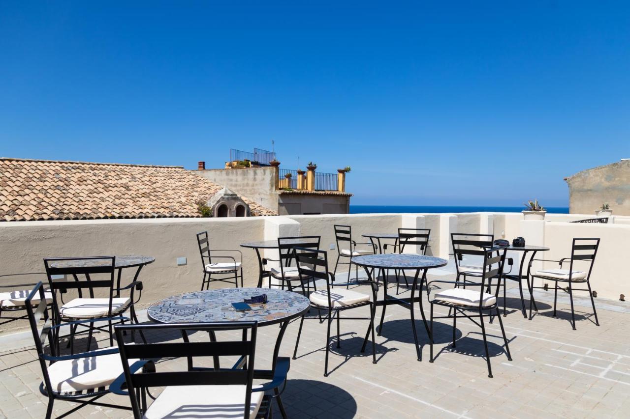 All'Angolo Della Torre Tropea Bagian luar foto