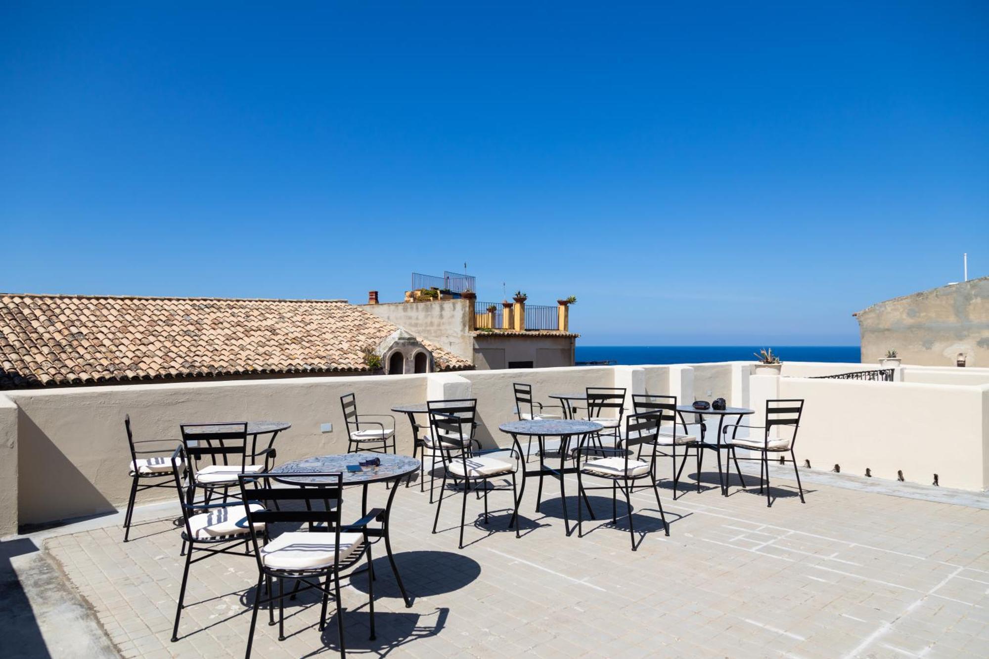 All'Angolo Della Torre Tropea Bagian luar foto